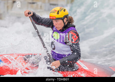 Londra, Regno Unito. Il 16 giugno 2019. Lee Valley Whitewater Center, Londra, Inghilterra; ICF canoa slalom della Coppa del Mondo di serie; Tereza Fiserova (CZE) competere nel womens C1 Canoa Semifinale Credit: Azione Plus immagini di sport/Alamy Live News Foto Stock