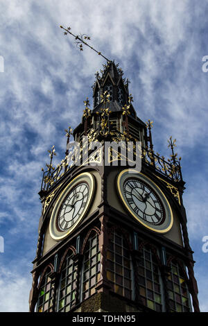 Danni al commemorativa torre orologio vicino la cattedrale di Christchurch in seguito al terremoto del 2011 presi in Christchurch, South Island, in Nuova Zelanda il 18 M Foto Stock