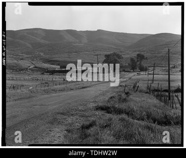 Vista generale di ranch in sede. Vista verso est, mostrano strutture a sinistra (Nord) LATO KEETLEY MINE ROAD. - Henry Cluff Ranch, Jordanelle Valley, Keetley Mine Road a U.S. Percorso 40, Heber City, Wasatch County, UT Foto Stock