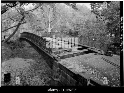 Vista complessiva a nord del ponte mostrante la struttura - Central Park ponti, Pinebank Arch, vicino al cerchio Columus ingresso, Central Park, New York New York County, NY Foto Stock