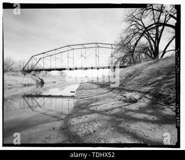 Panoramica, lato nord ovest, vista verso sud-est - Merrill bridge spanning latte al Fiume Snake Creek-Merrill Road Harlem, Blaine County, MT Foto Stock