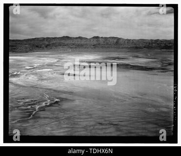 OWENS DRY LAKE guardando ad Est - Los Angeles Acquedotto, da Lee Vining Aspirazione (Mammoth Lakes) a Van Norman serbatoio complessa (San Fernando Valley), Los Angeles, nella contea di Los Angeles, CA Foto Stock