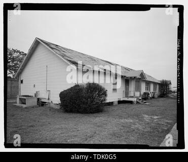 Vista obliqua anteriore e sud lati rivolti verso nord-est. - Stati Uniti Naval Air Station, YMCA Edificio, West Avenue, Pensacola, Escambia County, FL Foto Stock