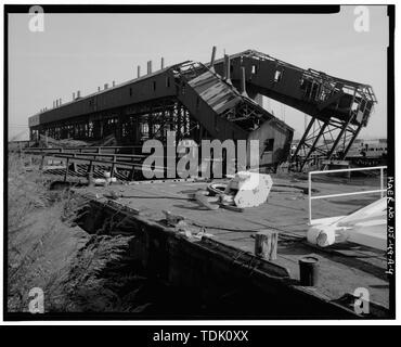 Vista obliqua del sud e ovest elevazioni. Guardando a nord-est. - Greenville cantiere, Ponte di trasferimento sistema, Porto di New York-New Jersey, Upper New York Bay, Jersey City, Hudson County, NJ Foto Stock