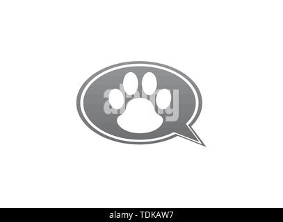 Paw all'interno di un'icona di chat e logo con il simbolo dell'impronta illustrazione nella forma Illustrazione Vettoriale