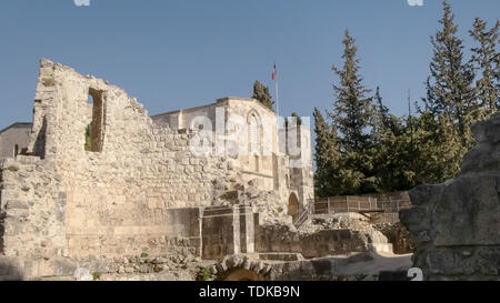 Le rovine della piscina di bethesda e St Anne's chiesa nella città vecchia di Gerusalemme, Israele Foto Stock