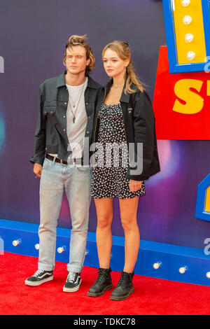 Londra, Regno Unito. Il 16 giugno 2019. Dougie Poynter e Maddy Elmer frequentare la premiere europeo di "Toy Story 4" tenutasi presso l' Odeon Luxe, Leicester Square nel centro di Londra. Credito: Peter Manning/Alamy Live News Foto Stock