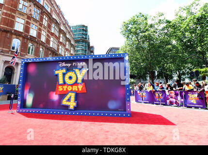 Londra, Regno Unito. 16 Giugno, 2019. Atmosfera a Premiere Europeo di Toy Story 4 di Odeon Luxe, Leicester Square a Londra. Credito: SOPA Immagini limitata/Alamy Live News Foto Stock