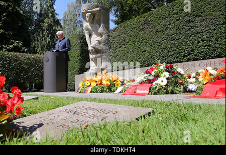 Berlino, Germania. 17 Giugno, 2019. Horst Seehofer (CSU), Ministro federale degli Interni, prende parte a una commemorazione del sessantesimo anniversario della sollevazione popolare del 17 giugno 1953 nella RDT e dà un discorso. Credito: Wolfgang Kumm/dpa/Alamy Live News Foto Stock