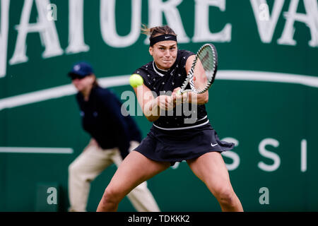 BIRMINGHAM, Inghilterra 17 Giugno Aryna Sabalenka (Bulgaria) durante il suo turno di 32 corrispondono con Su-Wei Hsieh (Taiwan) durante la natura Valle classico torneo di tennis a Edgbaston Priory Club, Birmingham lunedì 17 giugno 2019. (Credit: Andy Whitehead | MI News) Credito: MI News & Sport /Alamy Live News Foto Stock