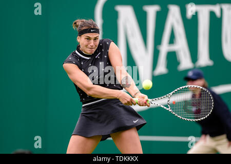 BIRMINGHAM, Inghilterra 17 Giugno Aryna Sabalenka (Bulgaria) durante il suo turno di 32 corrispondono con Su-Wei Hsieh (Taiwan) durante la natura Valle classico torneo di tennis a Edgbaston Priory Club, Birmingham lunedì 17 giugno 2019. (Credit: Andy Whitehead | MI News) Credito: MI News & Sport /Alamy Live News Foto Stock