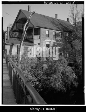 Vista obliqua del nord e ovest elevazioni, guardando a sud-est - Clemente e Rossiter Store, 1346 Union Street, Claremont, Sullivan County, NH Foto Stock
