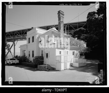 Vista obliqua del nord ed ovest, mostrando ell sul lato ovest, telecamera rivolta verso sud-est - Naval Training Station, gli alti ufficiali dei quartieri distretto, quarti n. 1, stazione navale Treasure Island, 1 Merlano modo Yerba Buena Island, San Francisco, San Francisco County, CA Foto Stock