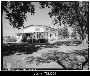 Vista obliqua; telecamera rivolta verso oriente. - Alimentazione navali allegato Stockton, la stazione di polizia a nord del cancello principale su Fyffe Avenue, Stockton, San Joaquin County, CA Foto Stock