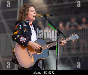 Giugno 16, 2019 - Manchester, Tennessee, Stati Uniti - Brandi Carlile durante la musica di Bonnaroo + Arts Festival di Manchester, Tennessee (credito Immagine: © Daniel DeSlover/ZUMA filo) Foto Stock