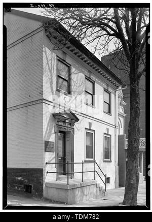 Vista prospettica del prospetto principale che mostra cornicione che dettaglia - Sehner-Ellicott House, 123 North Prince Street, Lancaster, Lancaster County, PA Foto Stock