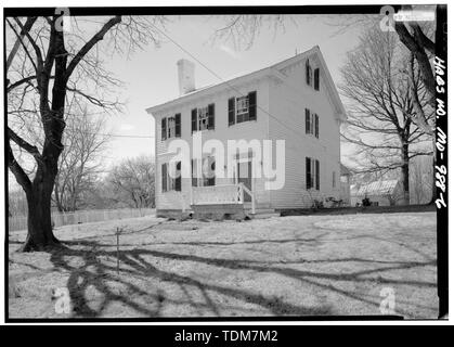 Vista prospettica del nord-est (anteriore) e lato nord ovest - Casa Coffren, 10007 Croom Road, Croom, Prince George County, MD; Coffren, John; Rothrock, Gail, campo squadra; PERLA, Susan G, campo squadra; Klugh, T, trasmettitore; Boucher, Jack e del fotografo; Lavoie, Catherine C, storico Foto Stock