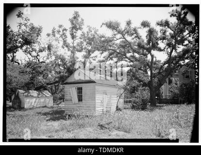 Vista in prospettiva del lato ovest e sud anteriore, un esempio - McLeod Plantation, Slave Quarters, 325 Country Club Drive, Charleston, Contea di Charleston, Sc Foto Stock