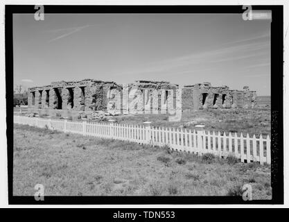 Vista prospettica guardando verso nord-ovest - Fort unione, ospedale, la Strada Statale n. 161, Watrous, Mora County, NM Foto Stock