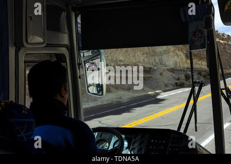 Viste da un pullman sulla strada di Puno, Perù, Sud America Foto Stock