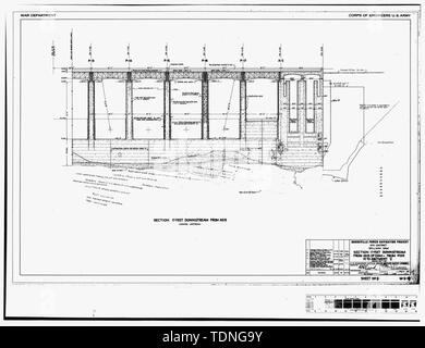 Fotocopia della costruzione originale disegno, 29 maggio 1935. (Stampa originale in possesso degli Stati Uniti Esercito di ingegneri, Distretto di Portland, Portland, O.) (M-5-12, Foglio n. 5) sfioratore diga sezione 17 piedi a valle da asse di Dam - da Pier 13 di riscontro 2. - Progetto Bonneville, Bonneville Dam, Columbia River, Bonneville, Multnomah County, o Foto Stock