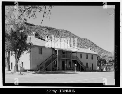 Vista prospettica dal nordest - Courthouse, U.S. Autostrada 380, Lincoln, Lincoln County, NM Foto Stock