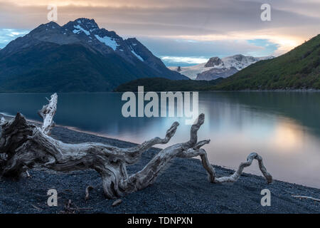 Torres del Paine trekking in Patagonia, Cile, Sud America Foto Stock