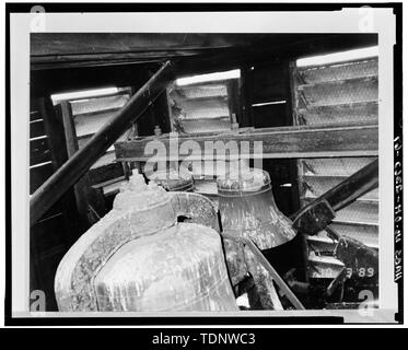 Fotocopia della fotografia (dalla pianificazione file di risorse, 3 ottobre 1989 (interno della torre dell orologio che mostra le campane, la struttura di supporto e di battagli - Crestline City Hall, Bucyrus e strade Thoman, crestline, Crawford County, OH Foto Stock