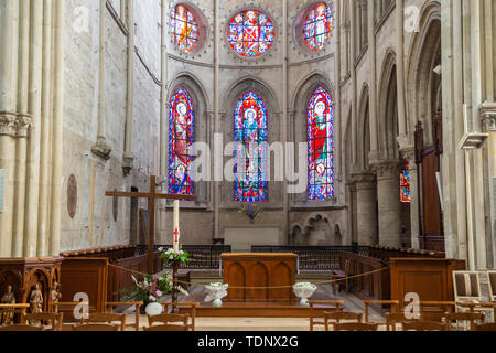 Vista interna del Eglise Notre-dame di Moret-sur-Loing, Seine-et-Marne, Île-de-France regione di nord-Francia centrale Foto Stock