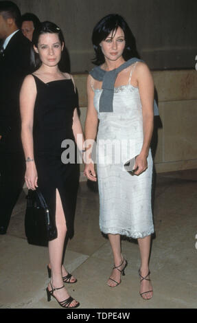 Attore HOLLY MARIE pettini e shannen doherty @ xix annuale di San Judes Gala. (Credito Immagine: Chris Delmas/ZUMA filo) Foto Stock