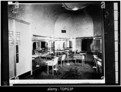 (Stampa originale in file di Milton T. Pflueger, AIA) Gabriel Moulin Studios, fotografo 1932 Camera cosmetico donna MEZZANINE LOUNGE - Paramount Theatre, 2025 Broadway di Oakland, contea di Alameda, CA Foto Stock