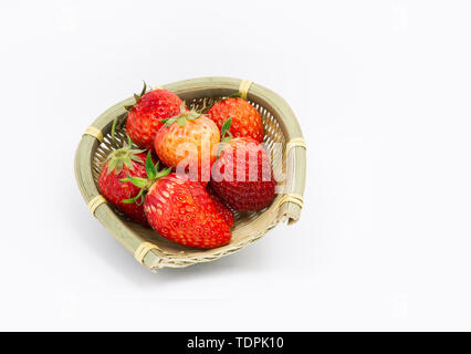 Fragole fresche in una paletta Foto Stock