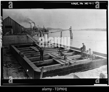 Negativo originale in possesso di John R. Morison, Peterborough, New Hampshire. Fotografo sconosciuto, 25 luglio 1886, 10-00 a.m. La costruzione del Molo IV, mostrando il ferro TAGLIENTE - Rulo bridge spanning Fiume Missouri, Rulo, Richardson County, NE Foto Stock