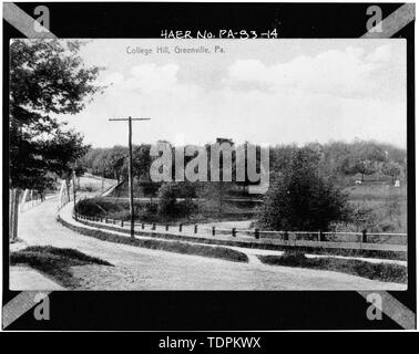 Fotocopia della cartolina. COLLEGE HILL E IL COLLEGE AVENUE BRIDGE, CA. 1912. (Originale in Greenville Area storica Società) - College Avenue Bridge, Pennsylvania Route 58- via legislativa 82 spanning piccolo fiume Shenango, Greenville, Mercer County, PA; Cantone ponte Comapny; Burnside L E; Hodge ha Manufacturing Company; Bessemer e il Lago Erie Railroad; Pennsylvania Department of Transportation; GAI consulenti, Inc, storico; Lininger Studio, fotografo; camera oscura, Inc, fotografo; Bauman, Giovanni, storico; Lininger, Gwen, fotografo; McHugh, William P, fotografo; Shaw, Dan, foto Foto Stock