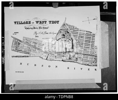 Fotografia di un disegno a righe in possesso della Watervliet Arsenal Museum di New York. "Villaggio di WEST TROY abbracciando acqua VLIET' DA S. A. birre, 1845. - Watervliet Arsenal, a sud di Broadway, Watervliet, contea Albany, NY Foto Stock