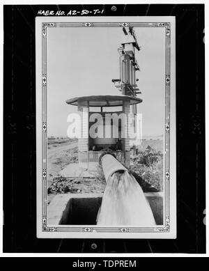 Copia fotografica della fotografia, in possesso di SCIP office, Coolidge, AZ. Fotografo sconosciuto. Beh, no. 15 nel funzionamento, 1935 - San Carlos progetto di irrigazione, Ben n. 15, a sud del Fiume Gila, Coolidge, Pinal County, AZ Foto Stock