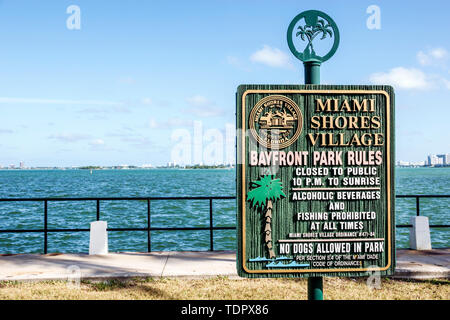 Miami Florida, Miami Shores Village, Biscayne Bay, Bayfront Park, cartello, regole, FL190104039 Foto Stock