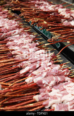 Barbecue, kebab, spiedini di carne di manzo Foto Stock