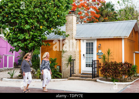 Captiva Island Florida,'Tween Waters Inn Island Resort & Spa, hotel hotel alloggio motel, guest cottage, esterno, camino, vegetazione tropicale, adu Foto Stock