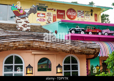 Captiva Island Florida, Bubble Room, multi-tema, ristorante ristoranti, cibo, caffè, ingresso esterno, arredamento bizzarri, esterno, FL190507020 Foto Stock