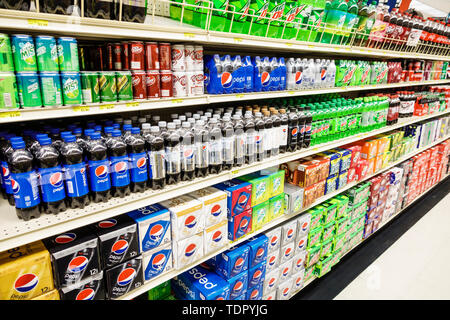 Florida Sanibel Island Jerry's Foods supermercato, interno scaffali interni mostra vendita bibite analcoliche Pepsi, Foto Stock