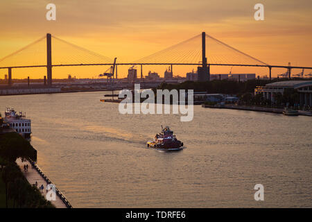 La Sydney Lanier ponte che attraversa il fiume Savannah Foto Stock