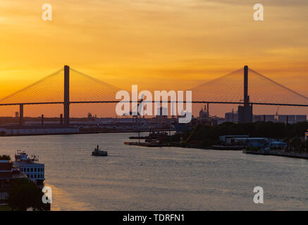 La Sydney Lanier ponte che attraversa il fiume Savannah Foto Stock