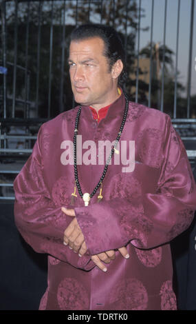 Apr 10, 2000; Los Angeles, CA, Stati Uniti d'America; attore Steven Seagal @ Artista record XXV Anniversario partito. (Credito Immagine: © Chris Delmas/ZUMA filo) Foto Stock