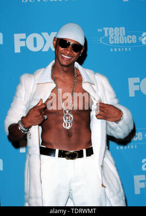 Aug 05, 2000; Los Angeles, CA, Stati Uniti d'America; il Cantante USHER @ Teen Choice Awards. . (Credito Immagine: Â© Chris Delmas/ZUMA filo) Foto Stock