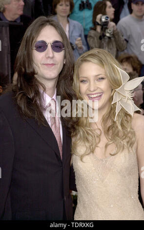 Agosto 14, 2006; Los Angeles, CA, Stati Uniti d'America; attrice Kate Hudson e marito di quasi 6 anni, cantante CHRIS ROBINSON dei Black Crowes, sono la separazione. Il giovane wed sui nuovi anni 2000 dopo il dating per circa un anno. Il loro figlio Ryder Russell era nato il 7 gennaio 2004. Nella foto: tempi felici al 7° Screen Actors Guild Awards. (Credito Immagine: © Chris Delmas/ZUMA filo) Foto Stock