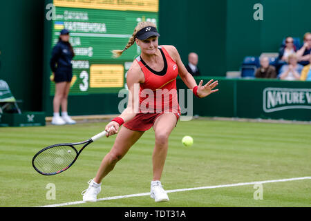 BIRMINGHAM, INGHILTERRA XVIII Giugno Dayana Yastremska (Ucraina) durante il suo turno di 32 corrispondono con Julia Goerges (Germania) durante la natura Valle classico torneo di tennis a Edgbaston Priory Club, Birmingham lunedì 17 giugno 2019. (Credit: Andy Whitehead | MI News) Credito: MI News & Sport /Alamy Live News Foto Stock