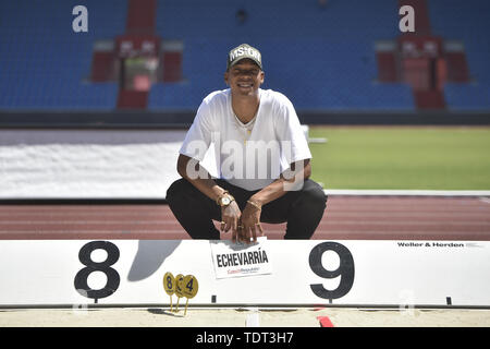 Ostrava, Repubblica Ceca. Il 18 giugno, 2019. Ponticelli lunghi Juan Miguel Echevarria (Cuba) pone per i fotografi durante una riunione prima di Ostrava Golden Spike, un IAAF World Challenge meeting di atletica, in Ostrava, Repubblica Ceca, il 18 giugno 2019. Credito: Jaroslav Ozana/CTK foto/Alamy Live News Foto Stock