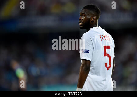 Cesena, Italia. Il 18 giugno, 2019. Fikayo Tomori di Englandduring il 2019 UEFA EURO U-21 gara di campionato tra Inghilterra U-21 e Francia U-21 a Orogel Stadium 'Dino Manuzzi', Cesena, Italia il 18 giugno 2019. Foto di Giuseppe mafia. Credit: UK Sports Pics Ltd/Alamy Live News Foto Stock