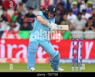 MANCHESTER, Inghilterra. 18 giugno 2019: Eoin Morgan di Inghilterra batting durante l'Inghilterra v Afghanistan, ICC Cricket World Cup Match, a Old Trafford, Manchester, Inghilterra. Credito: Lo sport europeo Agenzia fotografica/Alamy Live News Foto Stock